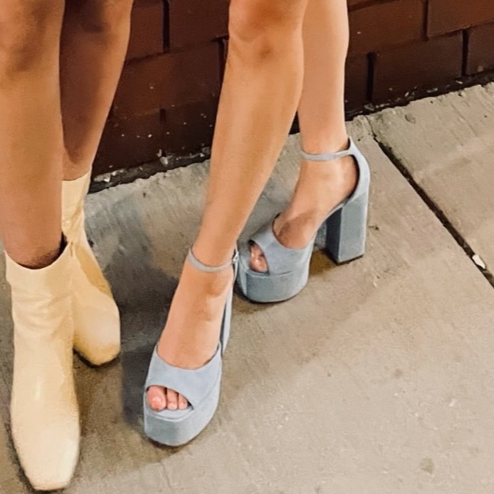 Marc Fisher Baby Blue Platform Heels Size 7 - Picture 6 of 6